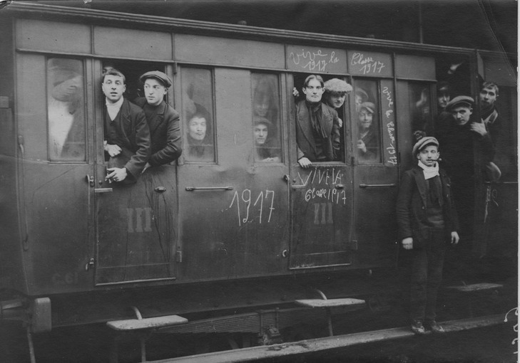 French 'Class of 1917' heading off to join the army
